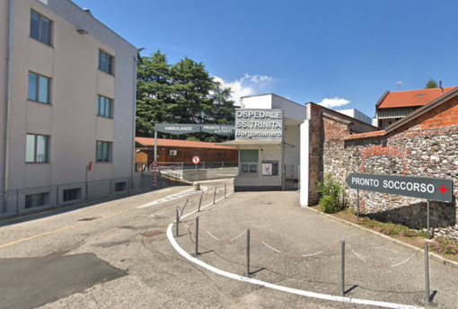 Urla e minacce mentre è in attesa, ancora caos al pronto soccorso di Borgomanero