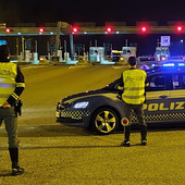 Camionista ubriaco percorre 10 chilometri contromano sull’A26: fermato dalla Polizia Stradale Camionista ubriaco percorre 10 chilometri contromano sull’A26: fermato dalla Polizia Stradale
