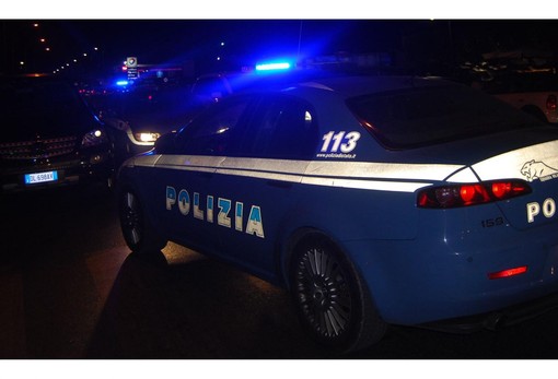 Inseguimento ad alta velocità nella notte: due arresti dopo lo schianto