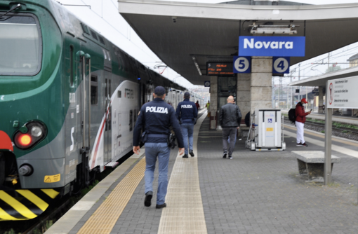Arrestato a Crotone il 22enne accusato di violenza sessuale su un treno a Novara