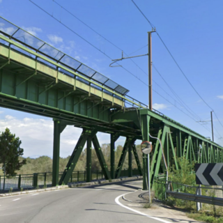Ponte sul Ticino chiuso per una settimana: pedaggio gratuito sull'A26 e battello per attraversare il fiume Ponte sul Ticino chiuso per una settimana: pedaggio gratuito sull'A26 e battello per attraversare il fiume