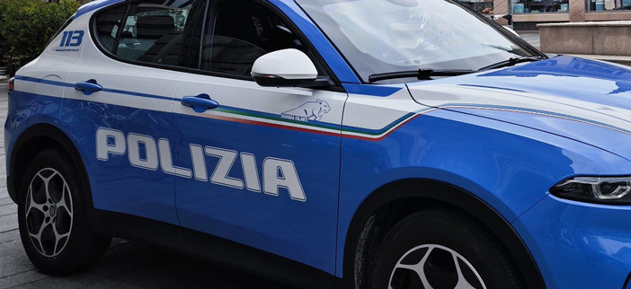 Ruba un paio di scarpe e tenta la fuga, arrestato a Novara Ruba un paio di scarpe e tenta la fuga, arrestato a Novara