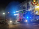 Incendio in appartamento disabitato a Novara: intervengono i vigili del fuoco