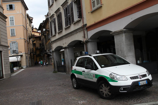 Verbania, tre giovani di Borgomanero denunciati per rapina impropria Verbania, tre giovani di Borgomanero denunciati per rapina impropria
