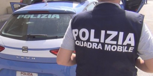 Tentativo di furto dell'arma di un poliziotto a Novara: arrestato 33enne