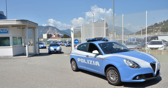 Novarese arrestato a Verbania: violenze e minacce al parco giochi