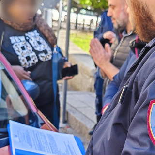 Mattinata di controlli a Novara: 107 persone identificate