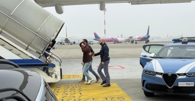 Aggressione alla stazione di Novara: arresti domiciliari e rimpatrio per un 40enne