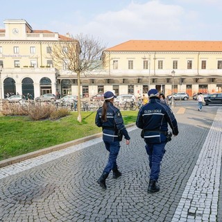 Colluttazione in corso Garibaldi: arrestato dalla Polizia Locale, aveva ovuli di droga nell’intestino