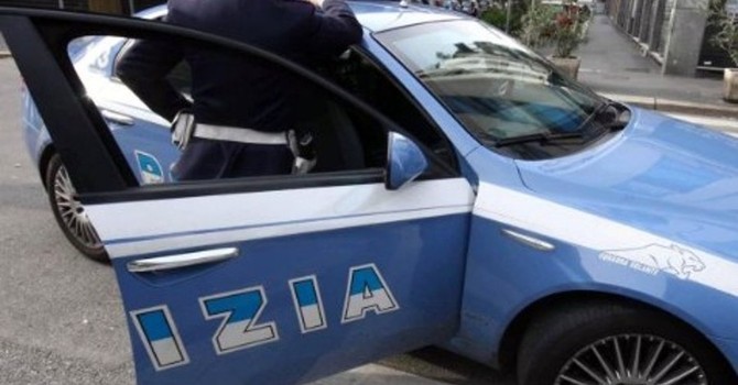 Ladro in fuga aggredisce la guardia giurata: arrestato 39enne con precedenti