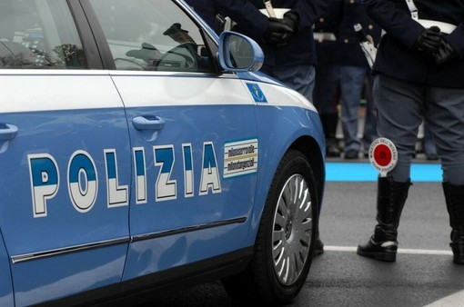 Dal nord ovest. Oltre 5 chili di cocaina in auto: la polizia arresta due cittadini albanesi Dal nord ovest. Oltre 5 chili di cocaina in auto: la polizia arresta due cittadini albanesi