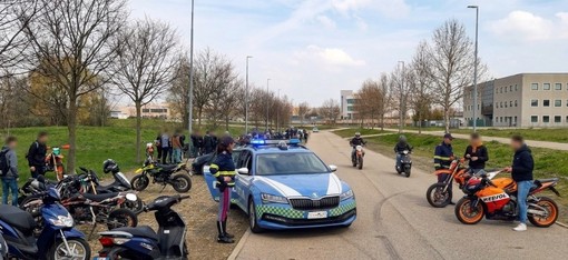 Motoraduno illegale fermato dalla Polizia Stradale a Galliate