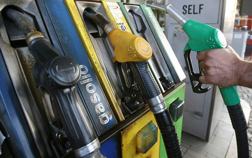 Benzina più cara dal 1° gennaio, via lo sconto sulle accise