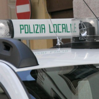 Due “daspo” urbano a venditori abusivi di calze