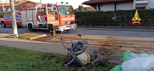 Un parapendio precipita a Borgo Ticino, ferito il conducente