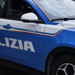 Ruba un paio di scarpe e tenta la fuga, arrestato a Novara