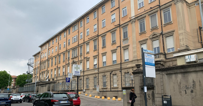 Aggressione al pronto soccorso di Novara: arrestato un 26enne