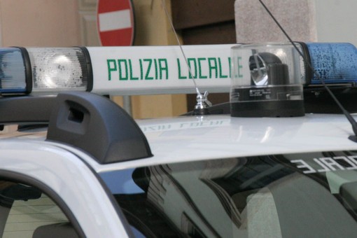 Due “daspo” urbano a venditori abusivi di calze