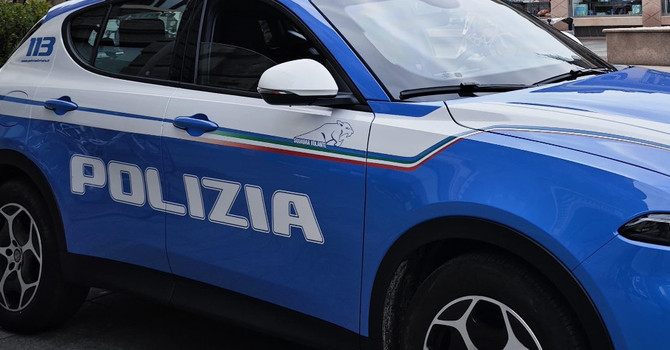 Ruba un paio di scarpe e tenta la fuga, arrestato a Novara Ruba un paio di scarpe e tenta la fuga, arrestato a Novara