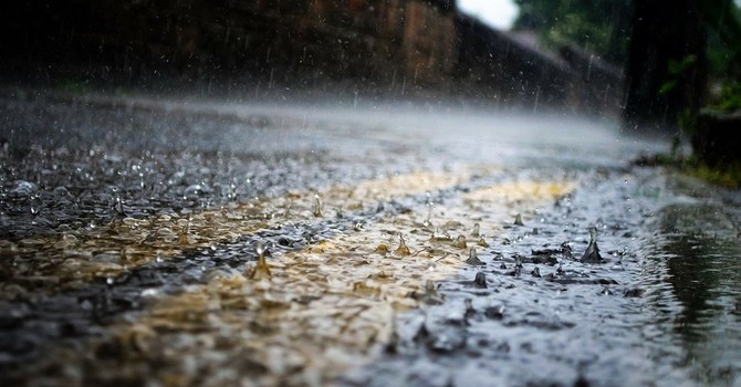 Piogge diffuse e clima instabile, migliora da giovedì