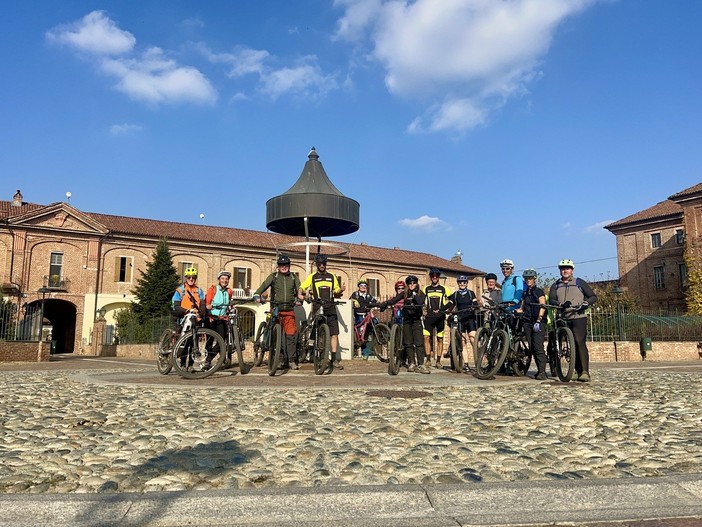 "Pedalando tra i Sacri Monti": i percorsi a disposizione di tutti grazie all'app SlowBi "Pedalando tra i Sacri Monti": i percorsi a disposizione di tutti grazie all'app SlowBi