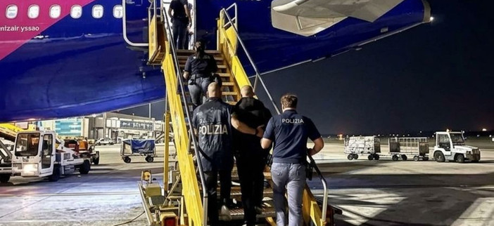Novara, arrestato un cittadino pakistano rientrato in Italia dopo l’espulsione Novara, arrestato un cittadino pakistano rientrato in Italia dopo l’espulsione
