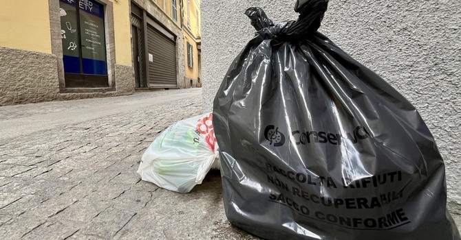 Galliate, cinque telecamere mobili contro l'abbandono dei rifiuti Galliate, cinque telecamere mobili contro l'abbandono dei rifiuti