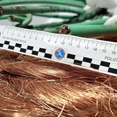 Tentano di rubare rame nel parcheggio sotterraneo: due arresti della Polizia di Stato