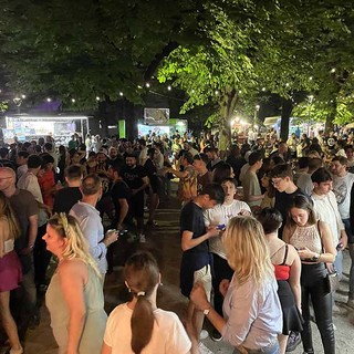 A Novara tornano gli Street Chef del Rolling Truck Street Food Festival: buon cibo, Dj set e musica live A Novara tornano gli Street Chef del Rolling Truck Street Food Festival: buon cibo, Dj set e musica live