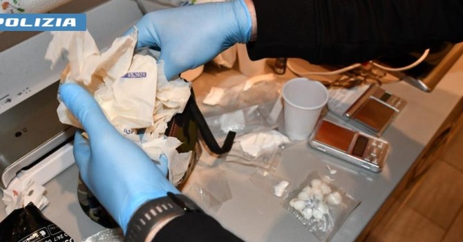 Spaccio di droga, arrestato 49enne a Novara