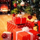 Natale, l'osservatorio Federconsumatori: per i regali una spesa media di 176 euro Natale, l'osservatorio Federconsumatori: per i regali una spesa media di 176 euro