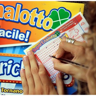 Fortuna a Fara Novarese: centrata una vincita da oltre 8 mila euro