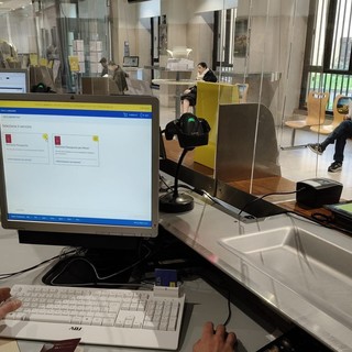 Poste Italiane assume in provincia di Novara: posizioni per operatori di sportello