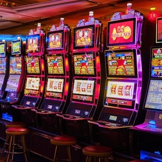Gioco pubblico, a Novara giocati oltre 883 milioni nel 2025
