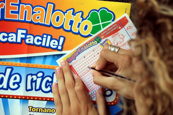 SuperEnalotto, vincita da oltre 36mila euro a Bellinzago Novarese SuperEnalotto, vincita da oltre 36mila euro a Bellinzago Novarese