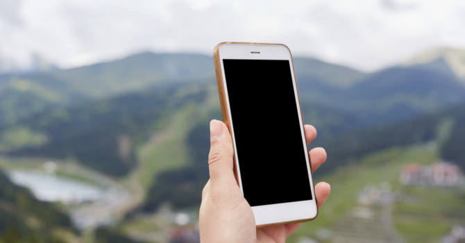 Roaming in Europa: dal 2026 si naviga di più e si spende di meno