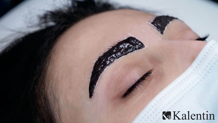 Tinta sopracciglia: come scegliere la selezione di tinte per sopracciglia più adatta al tuo viso