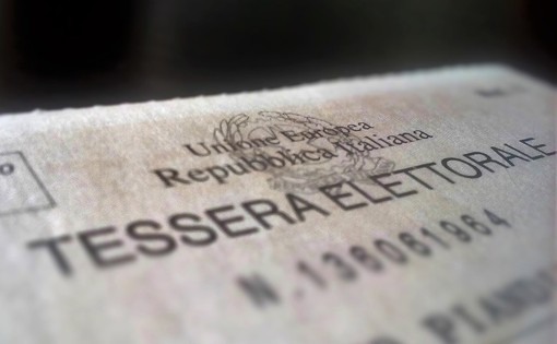 Elezioni, arriva la tessera elettorale digitale: per votare basterà lo smartphone Elezioni, arriva la tessera elettorale digitale: per votare basterà lo smartphone