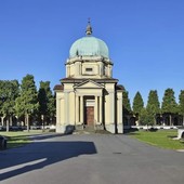 Nuovi furti di rame al cimitero: cresce la rabbia dei cittadini
