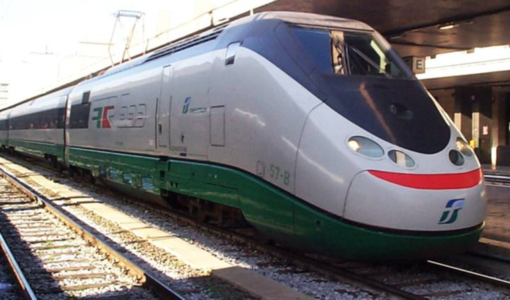 Notizie dal Piemonte. Incredibile vicenda, nella mattina di martedì: ritardi fino a 45 minuti per 5 Frecce, 2 Italo e 15 Regionali Notizie dal Piemonte. Incredibile vicenda, nella mattina di martedì: ritardi fino a 45 minuti per 5 Frecce, 2 Italo e 15 Regionali