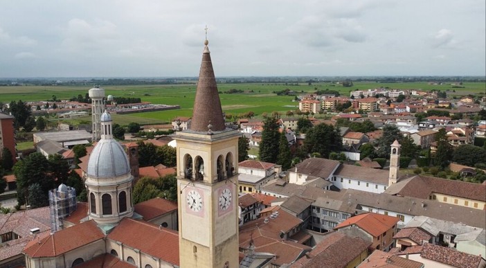 Binatti risponde alla parrocchia di Trecate: &quot;Nessuna ingiunzione, l’Amministrazione è sempre stata disponibile&quot;