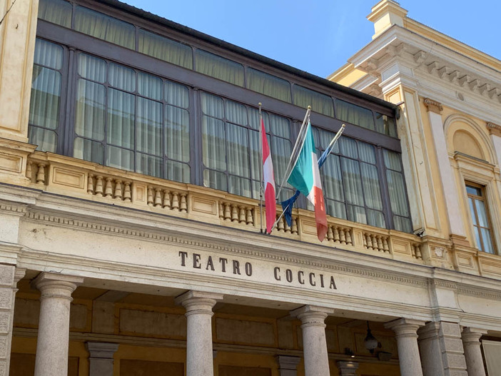 “For Life, la musica si fa Donna”: al Teatro Coccia il Concerto per la Vita  con Silvia Mezzanotte