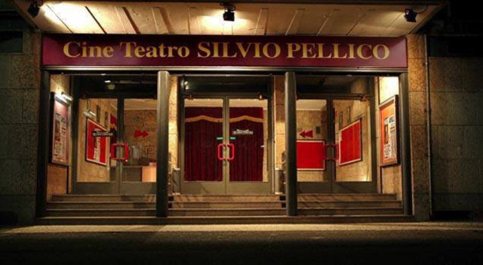 Eugenio Finardi a Trecate: mezzo secolo di musica sul palco del Teatro Silvio Pellico