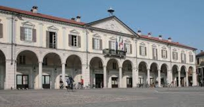 Infiltrazioni d’acqua al municipio di Trecate, lavori per oltre 23mila euro