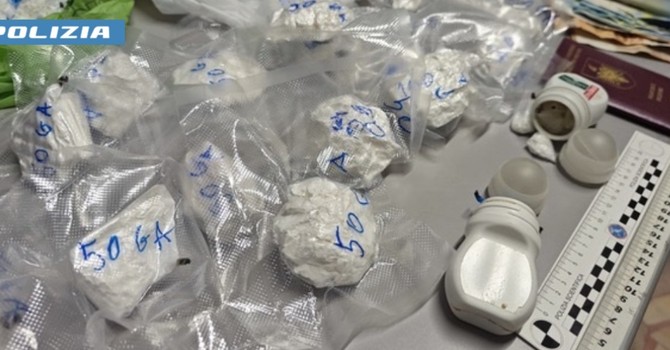 Un chilo di cocaina pronto per il mercato dello spaccio: arrestato 22enne albanese a Novara Un chilo di cocaina pronto per il mercato dello spaccio: arrestato 22enne albanese a Novara