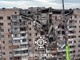 Morti e feriti a Kiev per nuovo attacco russo, le immagini di un edificio residenziale colpito