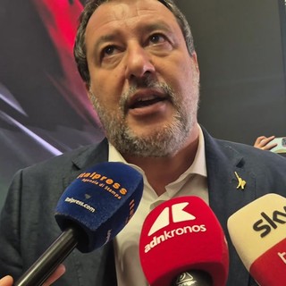 Manovra, Salvini: "Banche possono contribuire così come i big dell'energia" Manovra, Salvini: "Banche possono contribuire così come i big dell'energia"