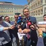 Magi strappa la scheda elettorale: "Questa legge è uno sfregio alla Costituzione"