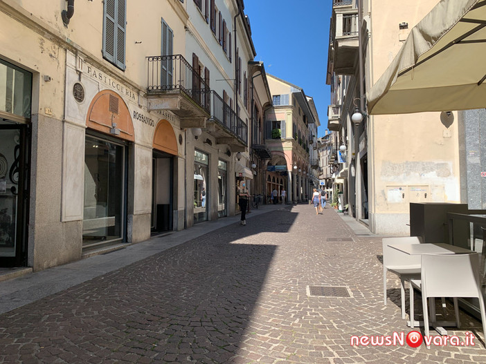 Il Piemonte si risveglia arancione: da oggi negozi aperti dalle 5 alle 22. E i mercati tornano "al completo" Il Piemonte si risveglia arancione: da oggi negozi aperti dalle 5 alle 22. E i mercati tornano "al completo"