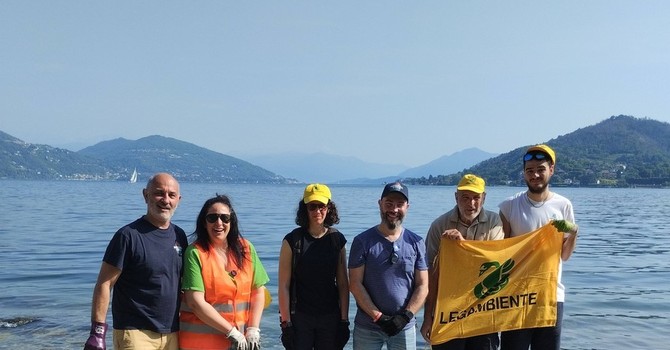 Arona, 944 rifiuti sulla spiaggia delle Rocchette: oltre il 67% è plastica Arona, 944 rifiuti sulla spiaggia delle Rocchette: oltre il 67% è plastica